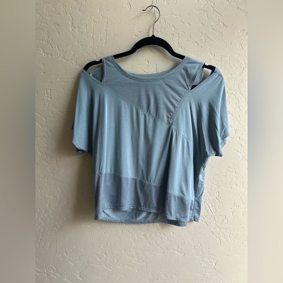 Lululemon No Inhibitions Tee size medium athletic gym workout activewear casual - Picture 3 of 7